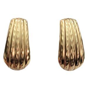 14K Yellow Gold Ribbed Repousse Etched C Post Earrings E915